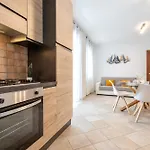 Maison Center